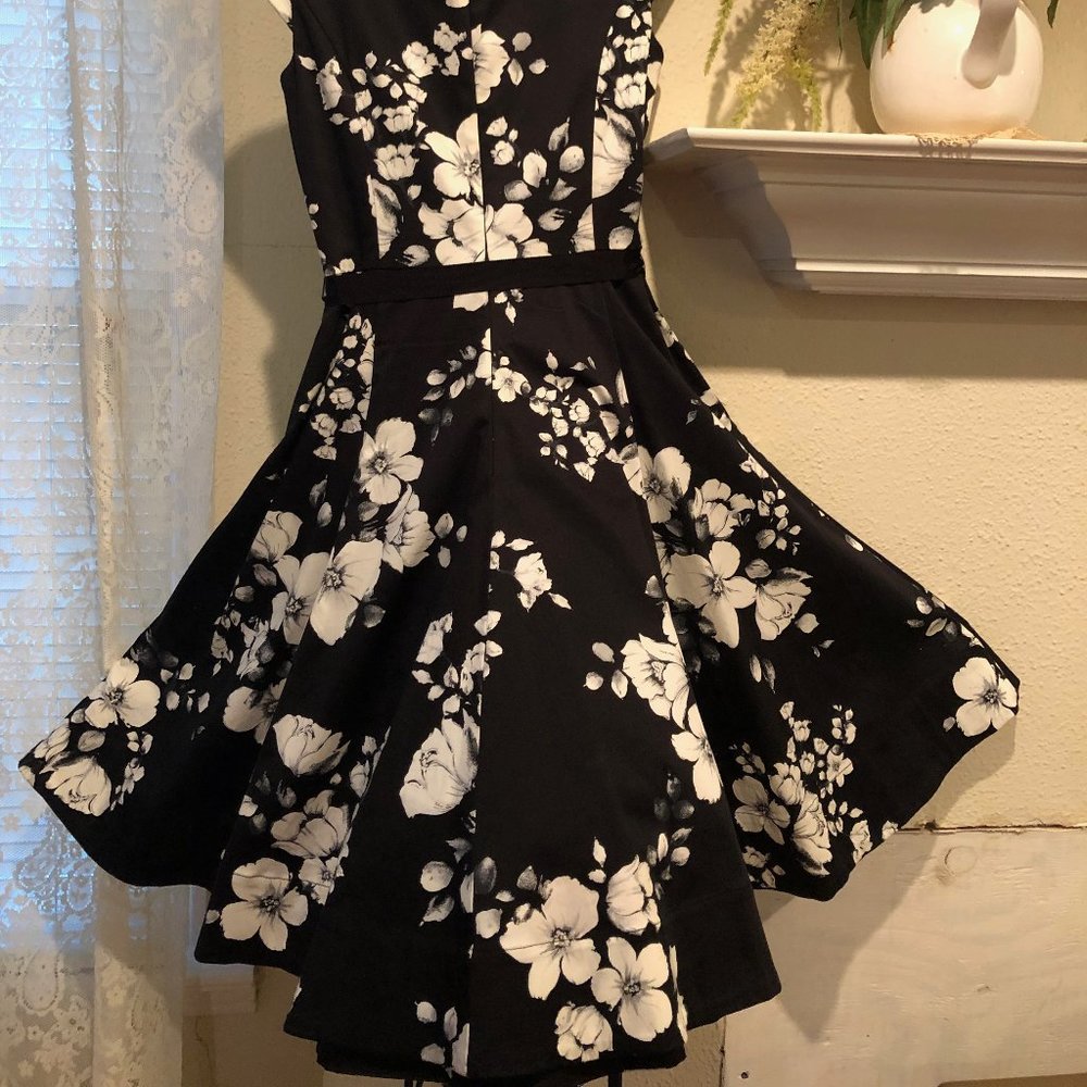 White Black Floral Dress - Picture 3 of 3